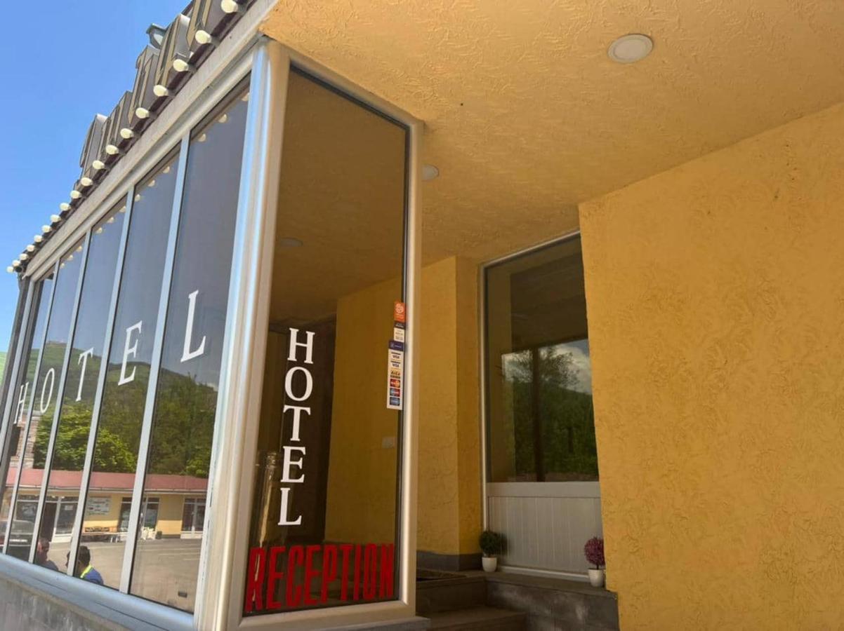 Zangezur Hotel Goris Eksteriør bilde